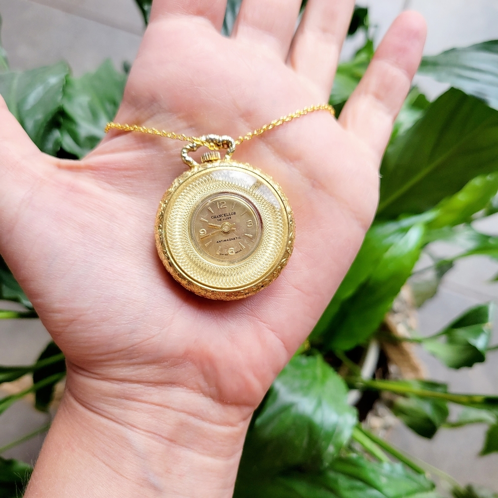 Vintage Swiss Chancellor De Luxe Classic Watch Neckla… Gem